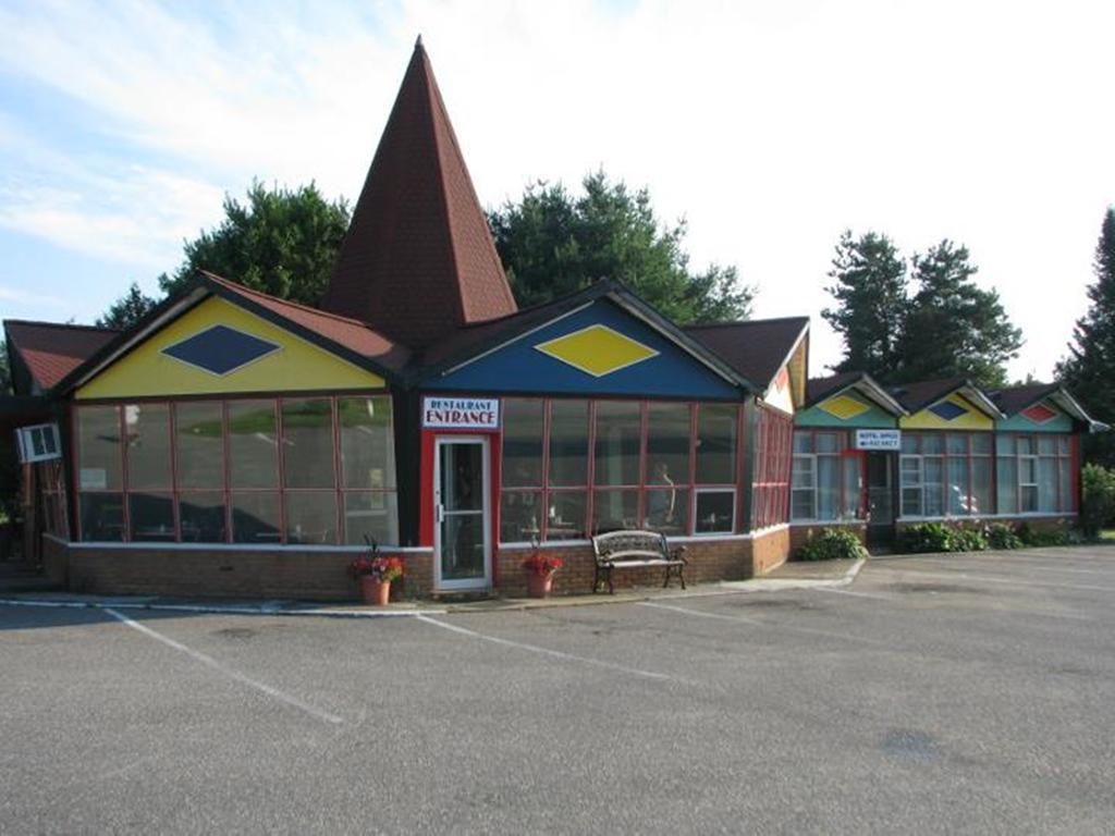 Red Top Motor Inn Iron Bridge ภายนอก รูปภาพ